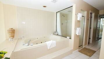 Villa | Bathroom amenities | Hair dryer