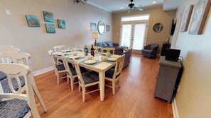 Apartment | In-room dining - Tuscan Ocean Vista C Holiday Home Holiday home 8 (Myrtle Beach)