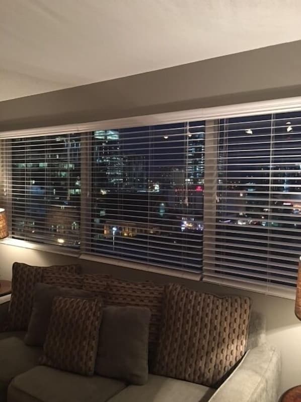 Standard Apartment, 2 Bedrooms, Kitchen, City View | Living area