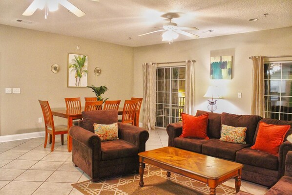 Living room - Cherry Grove Villas - 204 Villa 6 (North Myrtle Beach)
