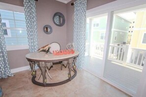 Apartment | Dining