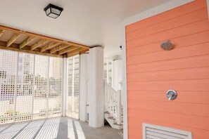 อพาร์ทเมนท์ | ห้องน้ำ | ไดร์เป่าผม (มีให้บริการตามคำขอ)