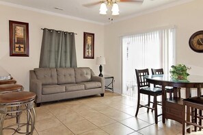 Apartment | Living area