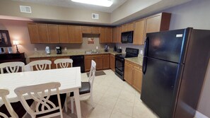 Villa | Private kitchen | Oven, coffee/tea maker - Myrtle Beach Villas 305 B Villa 4 (Myrtle Beach)