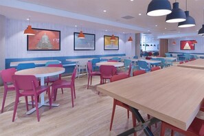 Dining - Travelodge London City (London)
