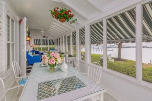 Porch - Harbor Knoll Bed & Breakfast (Greenport)