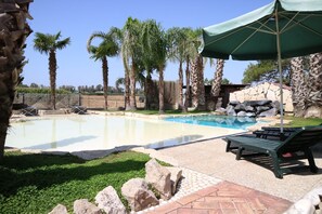 Seasonal outdoor pool, pool umbrellas, pool loungers - Aurelio Rapillo (Latina)