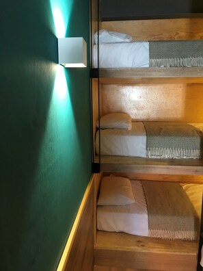 Roupas de cama premium, cofres nos quartos, Wi-Fi de cortesia