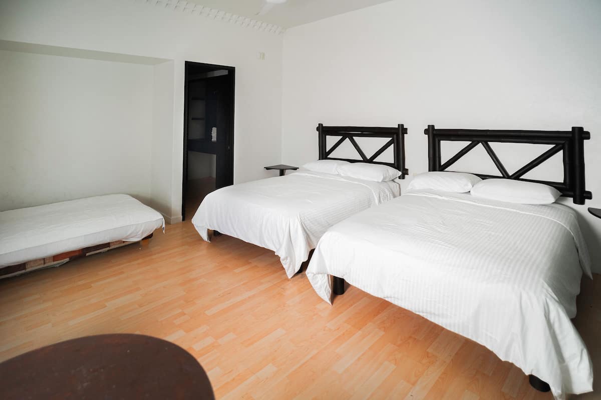 Chambre Triple Supérieure, plusieurs lits