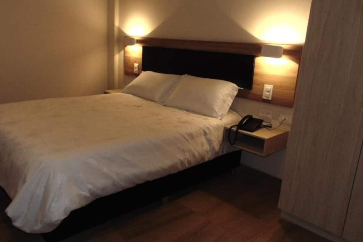 1 bilik tidur, kalis bunyi, Wi-fi percuma, cadar katil