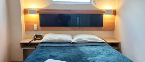 Deluxe Room, 1 Double Bed | Soundproofing, free WiFi, bed sheets, wheelchair access