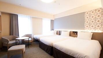 Triple Room, Non Smoking (Studio) | Desk, WiFi (free)