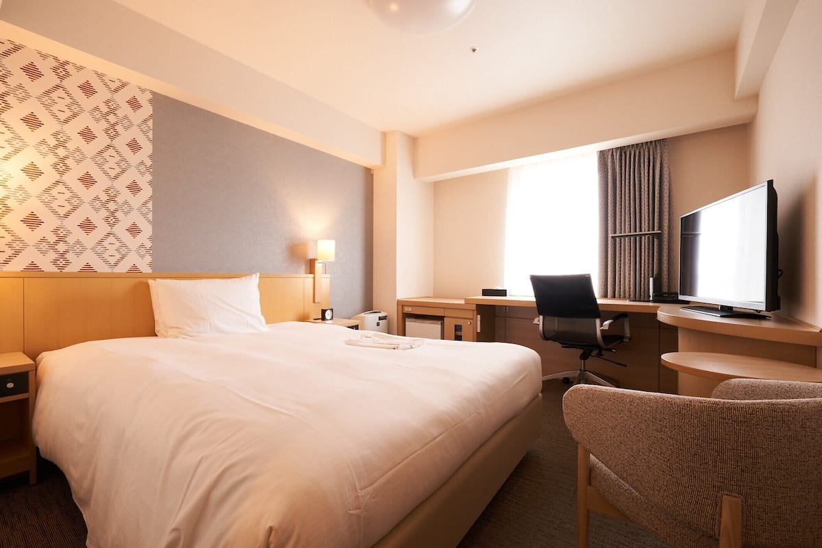 deluxe double room, non smoking | desk, free wifi