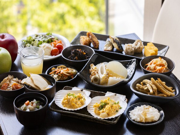 Desayuno a la carta diario (JPY 1800 por persona)