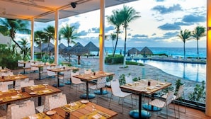 Breakfast, lunch and dinner served - Luxury Escape Cancun (Cancun)