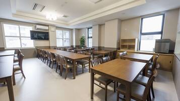 Päivittäinen täysi aamiainen (600.00 JPY per henkilö)