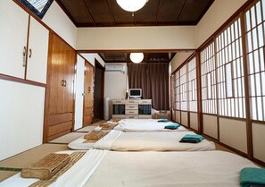 1 bedroom, free WiFi, bed sheets - Kabira House (Ishigaki)