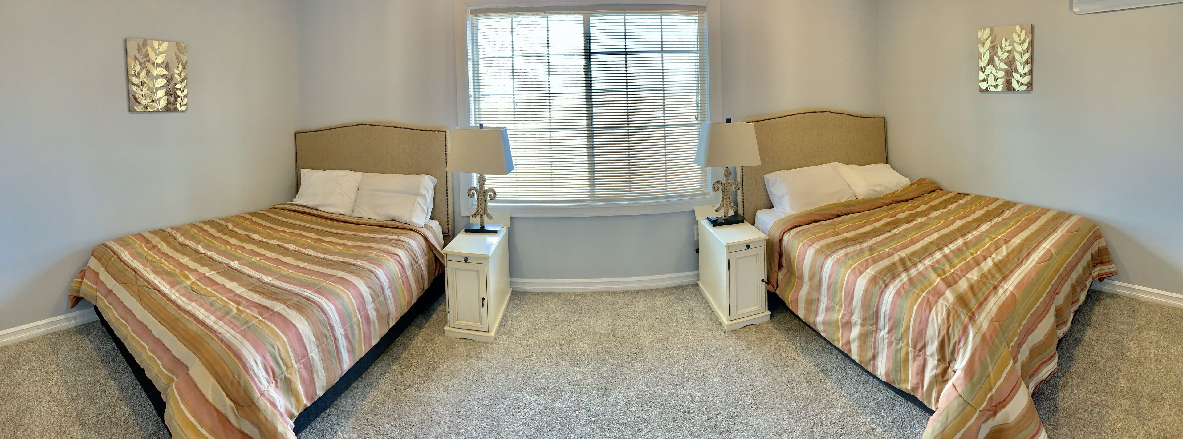 3 chambres, fer et planche à repasser, Wi-Fi, draps fournis