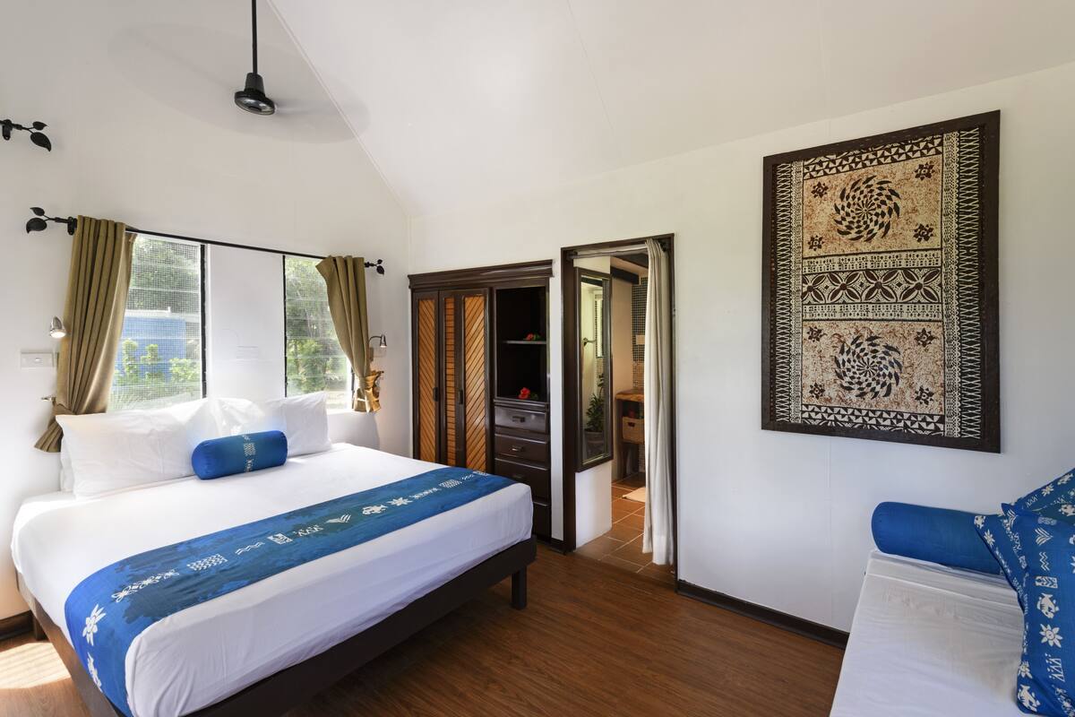 Individually furnished, bed sheets