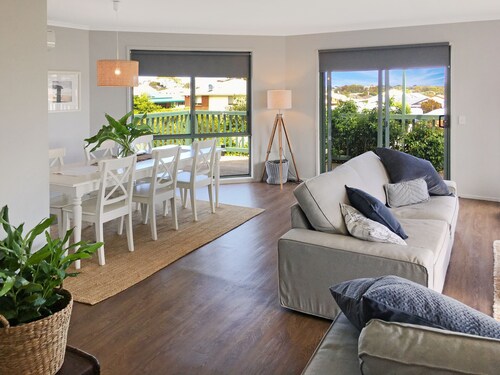 Gateway to Phillip Island Pet Friendly, Free WIFI, Walk to Shops & Beaches 