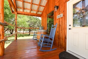 Terrace/patio - God's Country Cabins- Mercy I Close to Town (Fredericksburg)