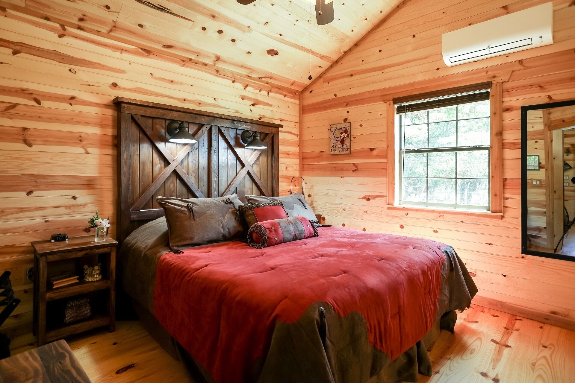 1 dormitori i roba de llit 