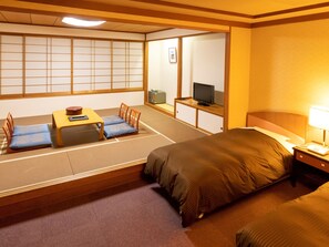 Zimmer, eigenes Bad (Japanese-western style) | Zimmersafe, kostenloses WLAN, Bettwäsche
