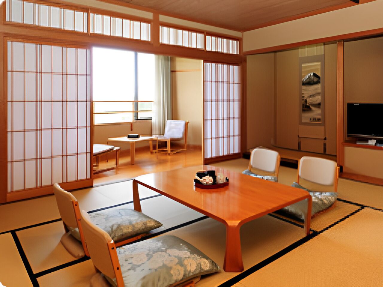 In-room safe, free WiFi, bed sheets