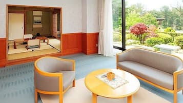 In-room safe, free WiFi, bed sheets