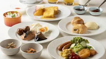 Daily buffet breakfast for a fee