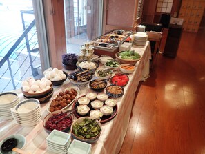 Café da manhã com buffet todos os dias mediante uma taxa