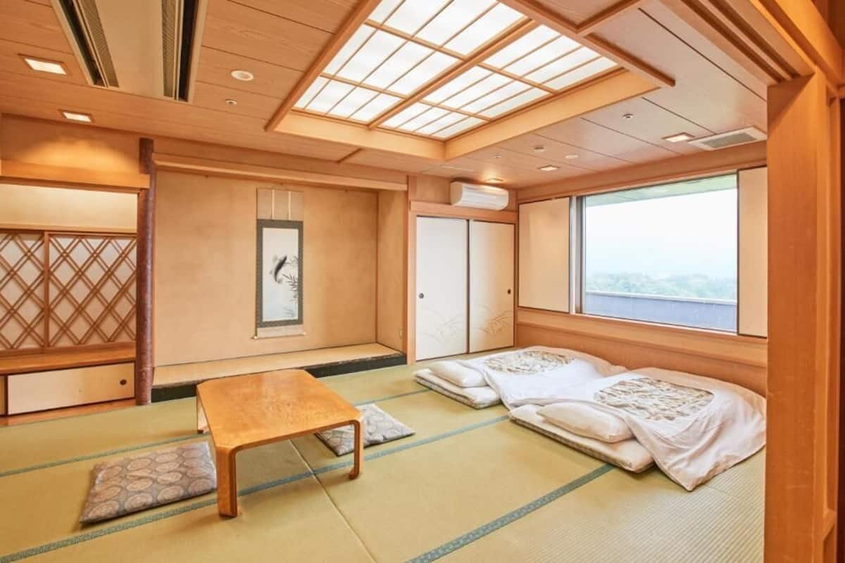 Japanese-style Deluxe Room - Non-Smoking | In-room safe, desk, laptop workspace, blackout drapes