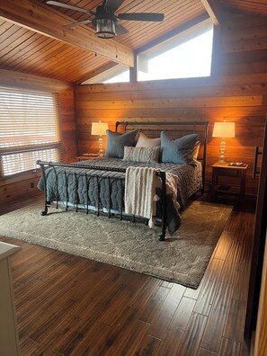 5 bedrooms, WiFi, bed sheets