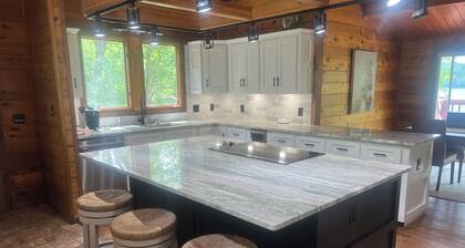 "Sunset Shores" Private lakefront log home at Deerfield Resort, sleeps 16