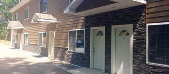 Watkins Glen 3-Bedroom Suites Unit 2