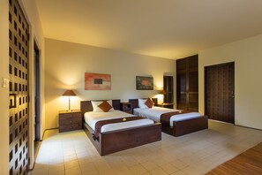 3 chambres, bureau, Wi-Fi, draps fournis