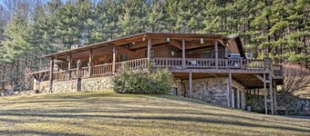 Emerald Gate Farm Cabin w/ On-Site Fishing Pond!