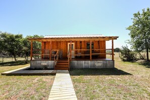 Exterior - God's Country Cabins- Hope I Recently Built (Fredericksburg)