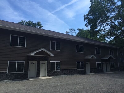 Watkins Glen 3-Bedroom Suites Unit 3