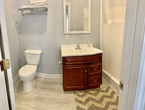 Watkins Glen 3-Bedroom Suites Unit 3