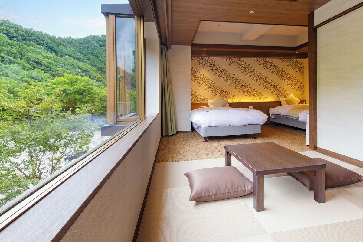 Standard Japanese-Western-Style-Room holds 4 people - Shower Only - Non Smoking | In-room safe, free WiFi, bed sheets