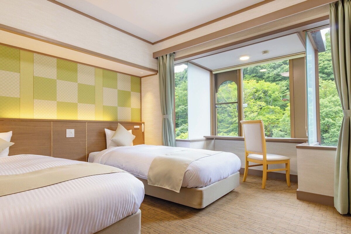 Standard Twin Room - Indoor Bath - Non Smoking | In-room safe, free WiFi, bed sheets