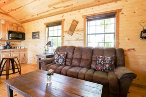 TV - God's Country Cabin- Faith I Country Retreat (Fredericksburg)