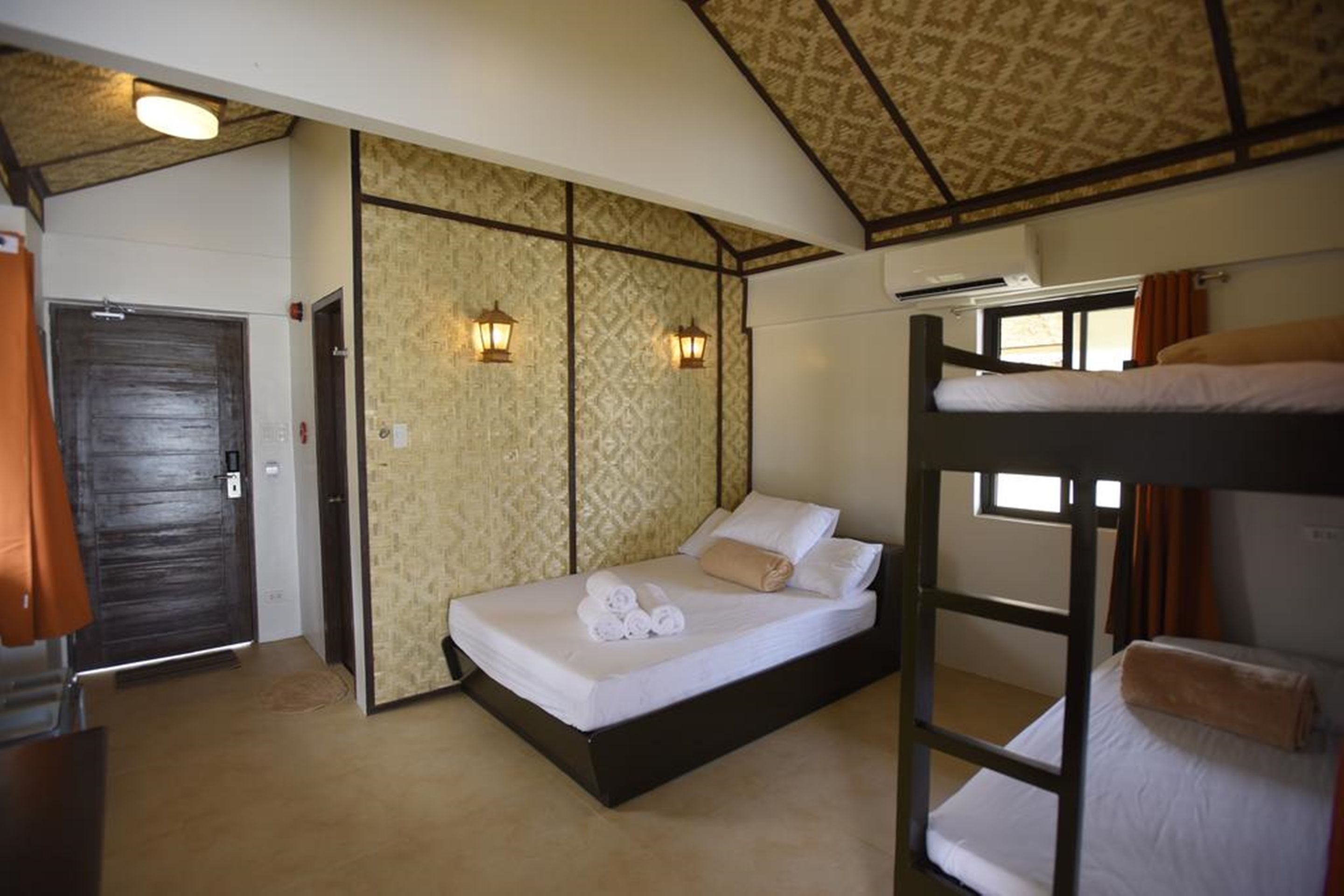 deluxe nipa hut | bed sheets