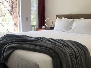 مكتب ومكواة/لوح كي وأسرّة أطفال/رضّع وواي فاي مجانًا