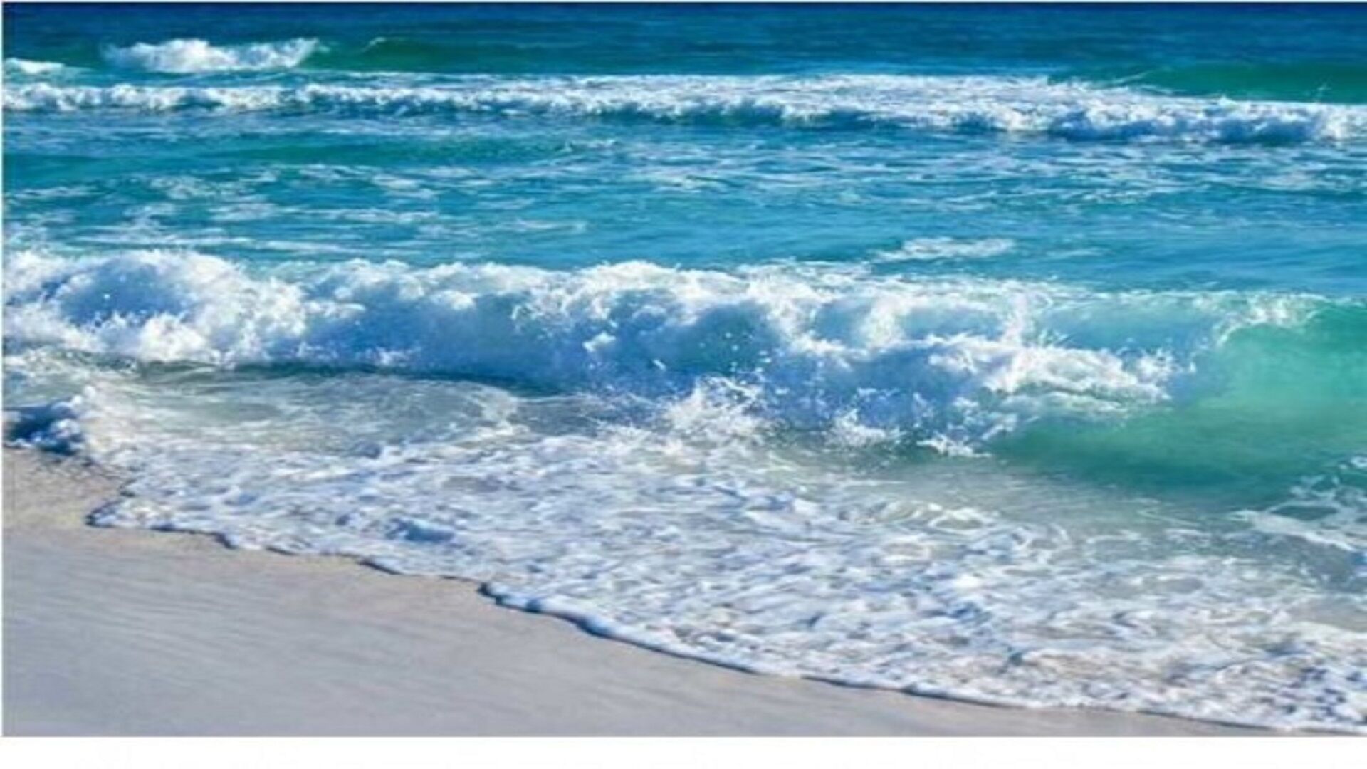 Nær stranden og solsenger