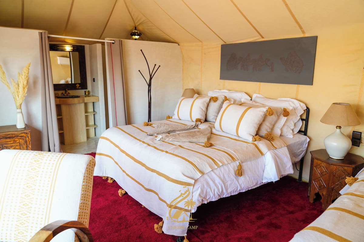 Luxury Tent | In-room safe, iron/ironing board, rollaway beds, free WiFi
