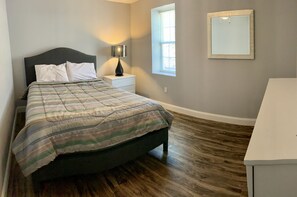 4 室のベッドルーム、アイロン / アイロン台、WiFi、ベッドシーツ