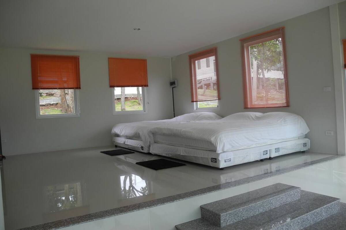 Rollaway beds