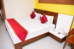 Premium bedding, minibar, in-room safe, desk - Hotel The Signature Asansol (Asansol)